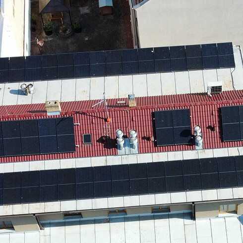 Fotovoltaika: BD v centru Českých Budějovic